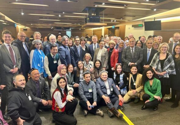 كانادا پارلامېنتىدا يېڭى كەلگەن ئۇيغۇرلارنى كۈتۈۋېلىش مۇراسىمى ئۆتكۈزۈلدى