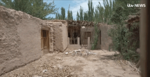 نۇرسىمان ئابدۇرېشىتنىڭ پۈتۈن ئائىلىسى تۈرمىگە كېسىلگەندىن كېيىن، كوناشەھەر ناھىيىسىدىكى ئۆيى خارابىلىققا ئايلانغان ئۆيى