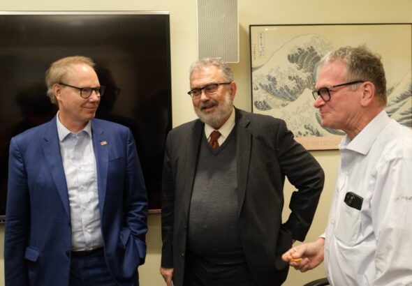 دۆلەت مەجلىسى ختاي ئ‍شلىرى كومېتىتى دىرىكتورى پېيرو : سىلەر ئەسلەرنى ۋە بىر خەلقنىڭ روھىنى ساقلاپ قېلىۋاتىسىلەر