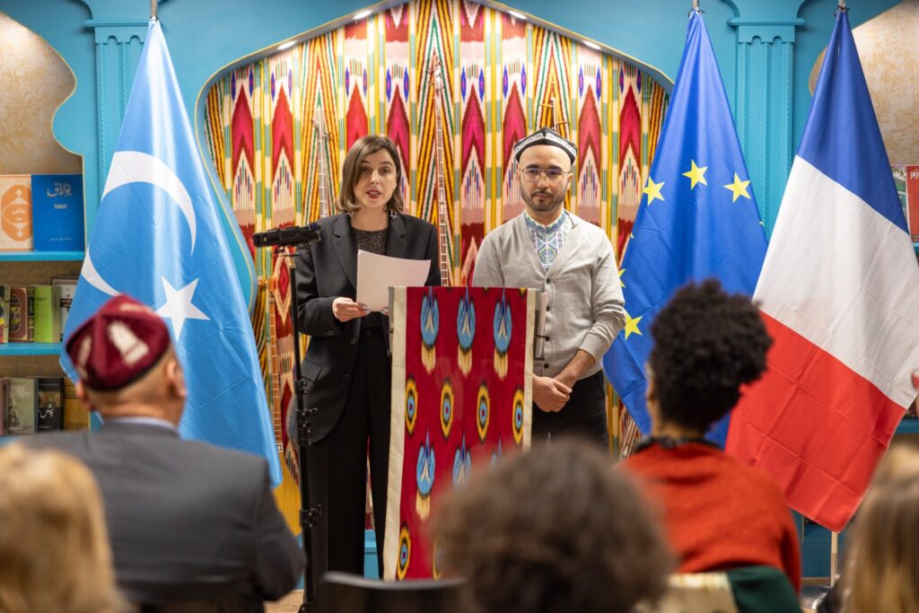 «Yawropa uyghur instituti»ning xizmet binasi parijda tentenilik échildi