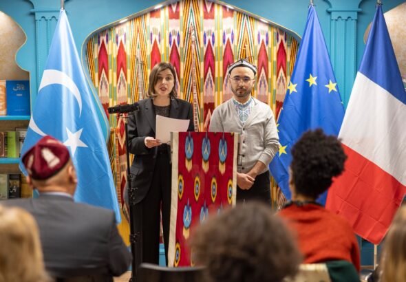 «Yawropa uyghur instituti»ning xizmet binasi parijda tentenilik échildi