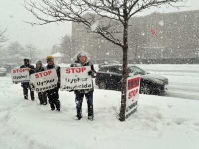 Qanche uyghur qehritan soghuqta bashqilar biz üchün qilghandek özi üchün namayish qilalaydu?